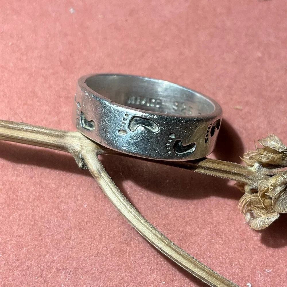 👣 Sterling Silver Footprint Ring